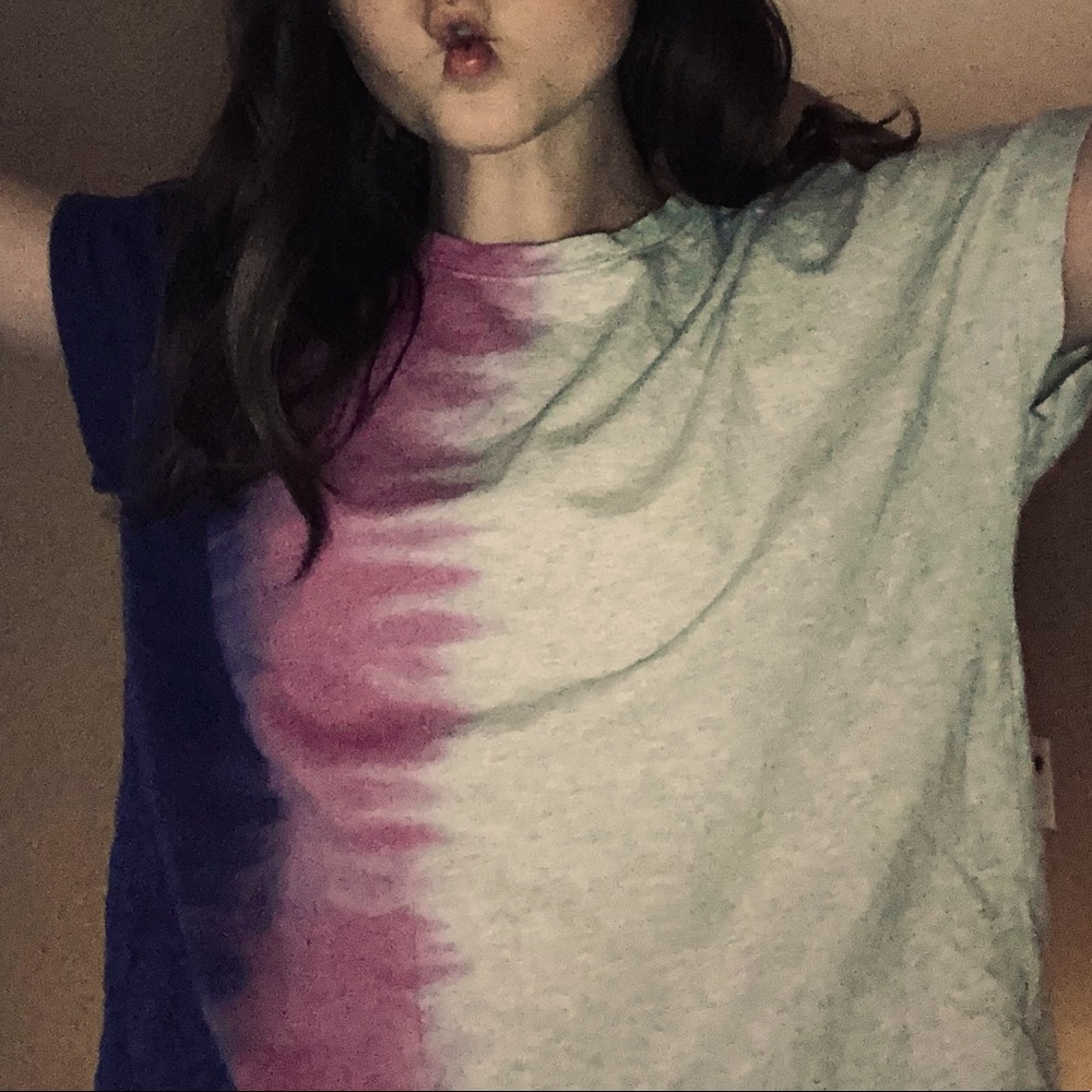 I am selling a Old Navy crop top tie-dye effect!
